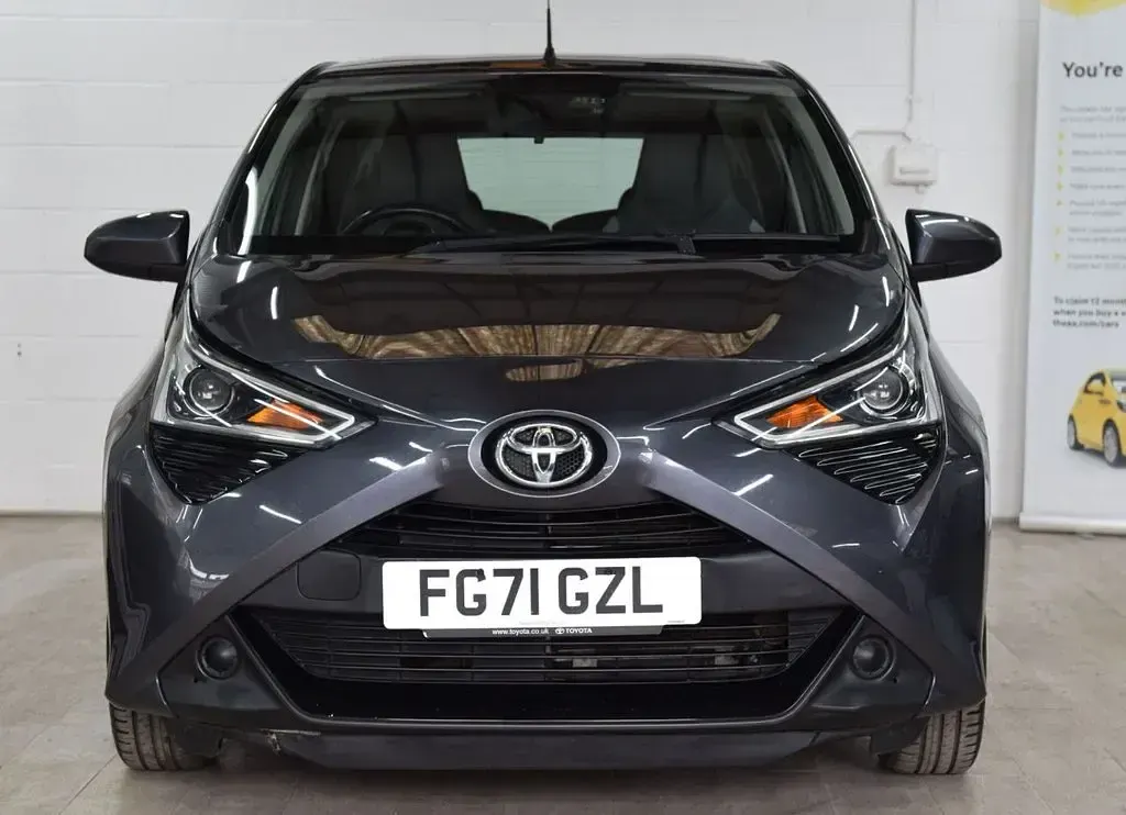 Used Toyota Aygo X-play 71 HP (52 kW) 2021 Grey Hatchback