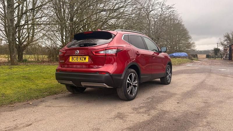 Used Nissan Qashqai N-Connecta 2018 Red SUV