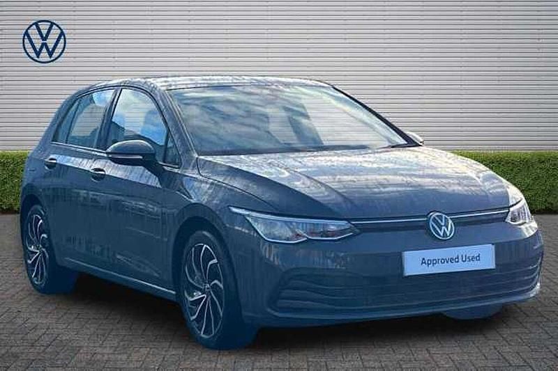 Used VW Golf VIII Life 150 HP (110 kW) 2023 Dolphin grey Hatchback