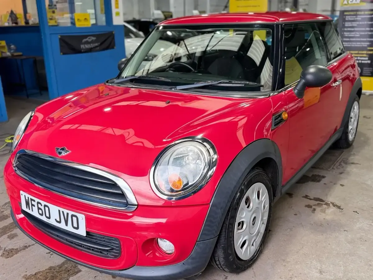 Usado Mini ONE Hatch 2010 Rojo Utilitario