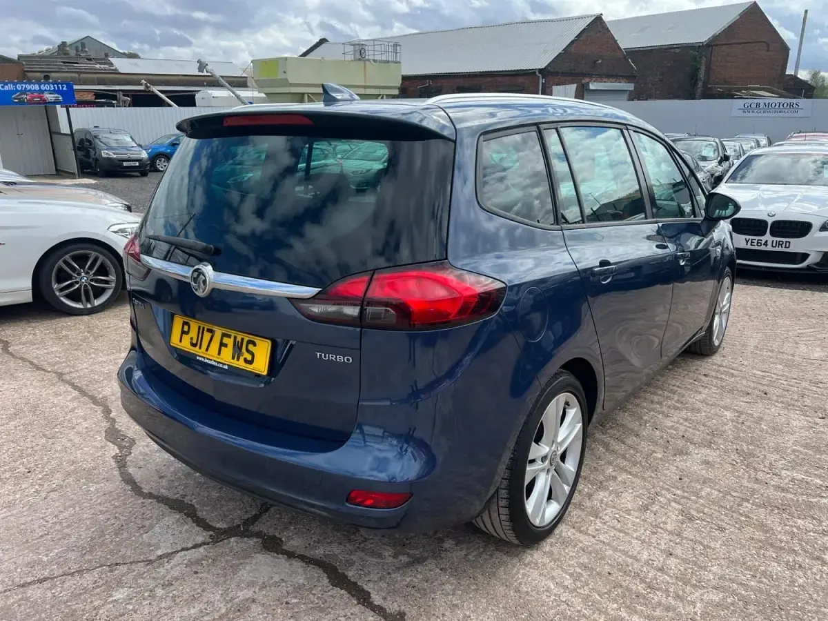Second-hand Vauxhall Zafira SRi 2017 Albastru Monovolum