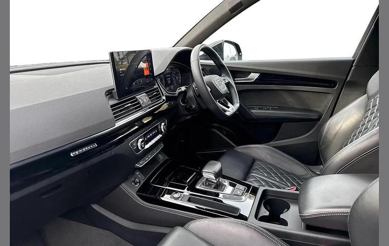 Used Audi Q5 Comfort 200 HP (147 kW) 2022 Black SUV