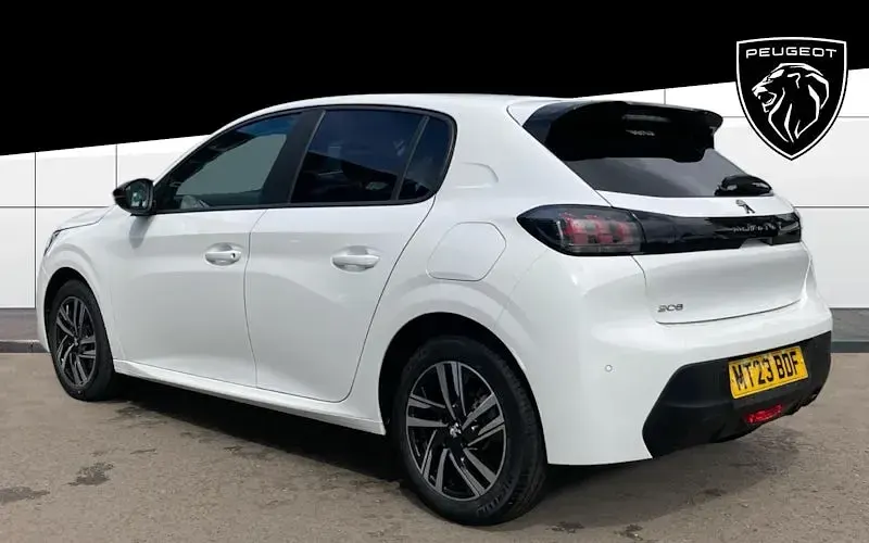 Used Peugeot 208 Active+ 102 HP (75 kW) 2023 White Hatchback