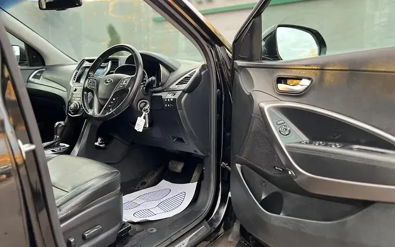 Used Hyundai Santa Fe Premium 200 HP (147 kW) 2016 Black SUV