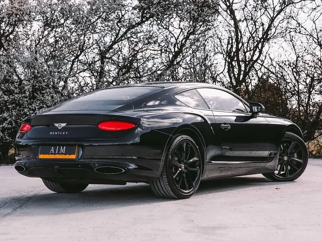 Begagnad Bentley Continental 635 HK (467 kW) 2019 Blå Sportkupé