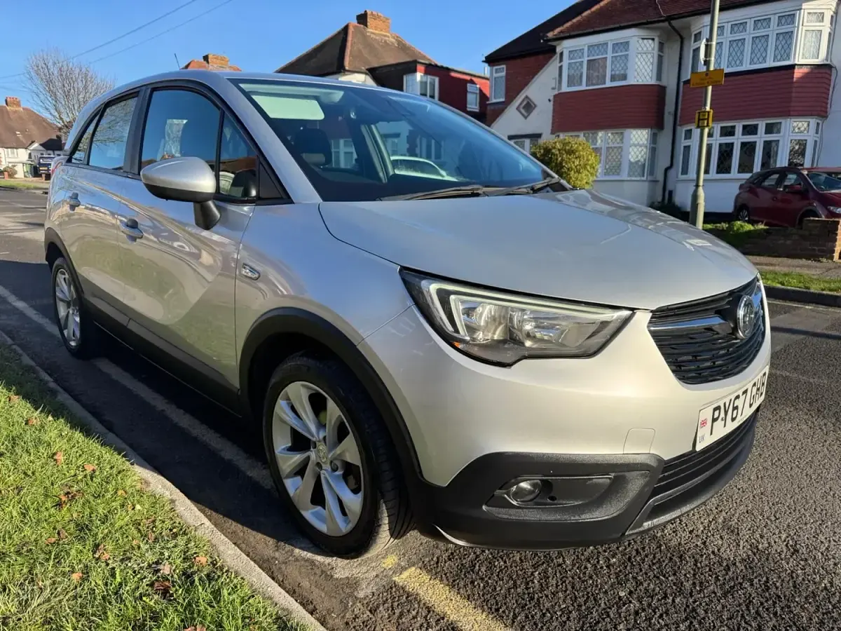 Used Vauxhall Crossland X S 99 HP (72 kW) 2018 Silver SUV