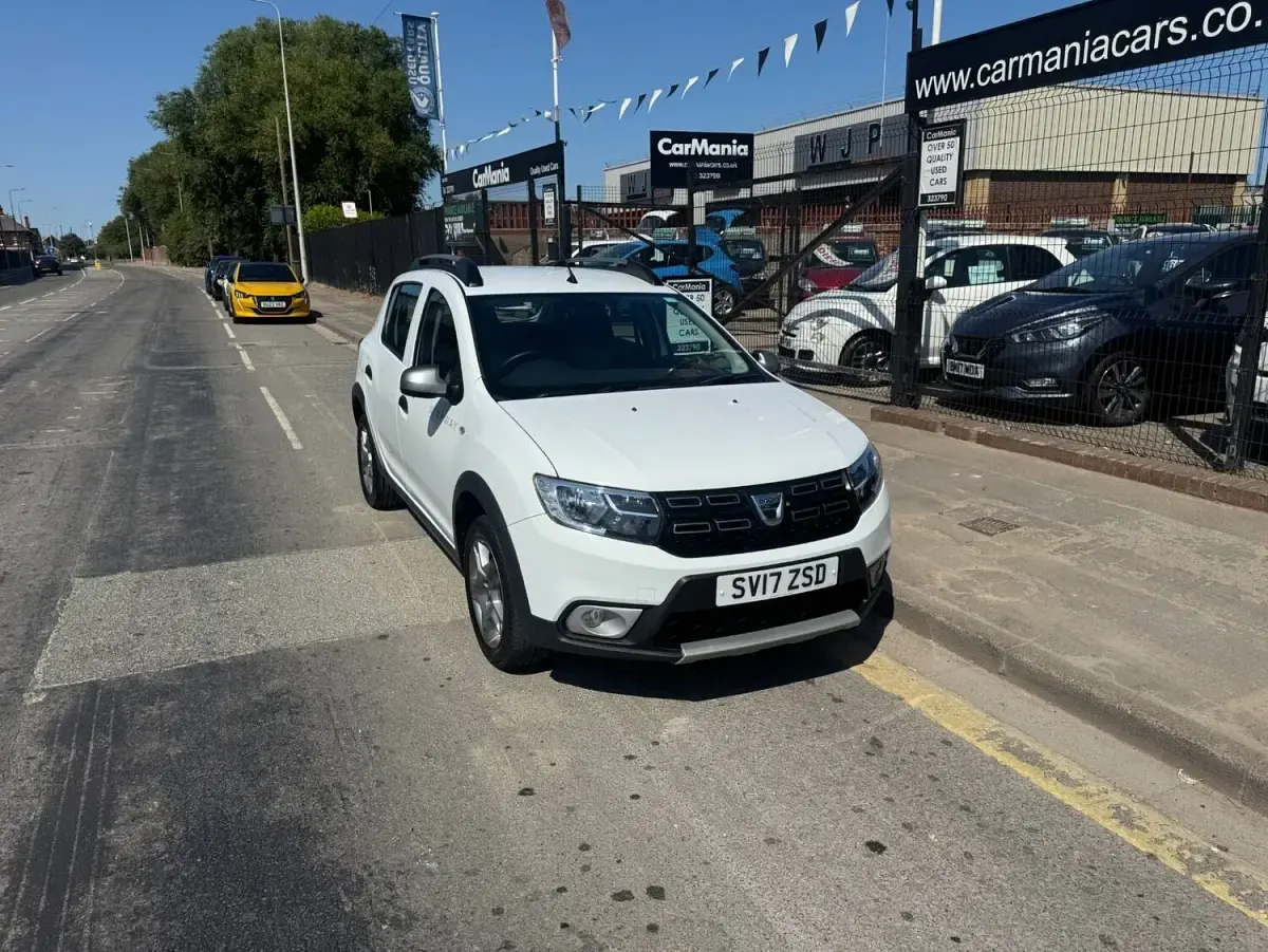 Used Dacia Sandero Lauréate 2017 White SUV