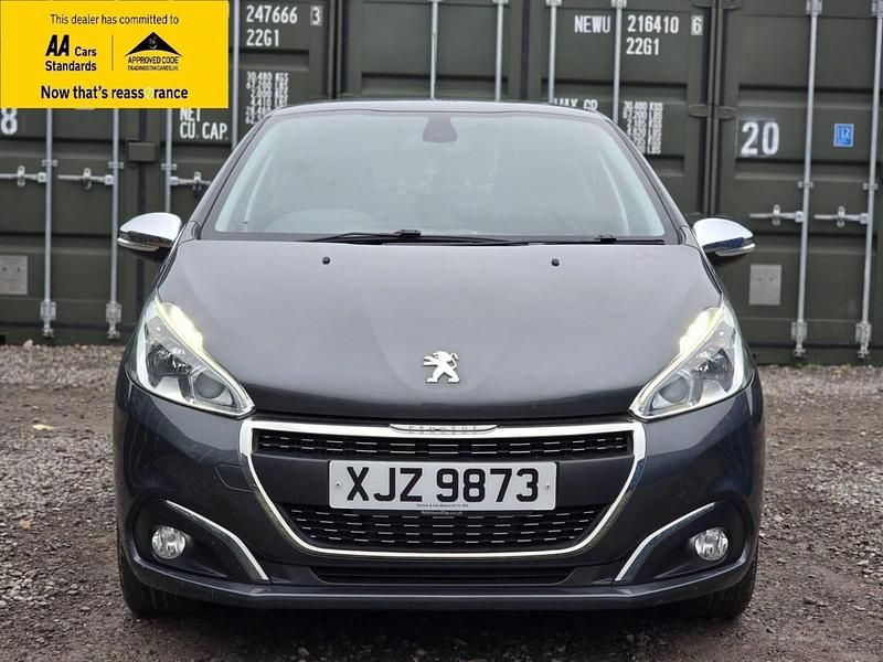 Used Peugeot 208 Allure 110 HP (80 kW) 2016 Grey Hatchback