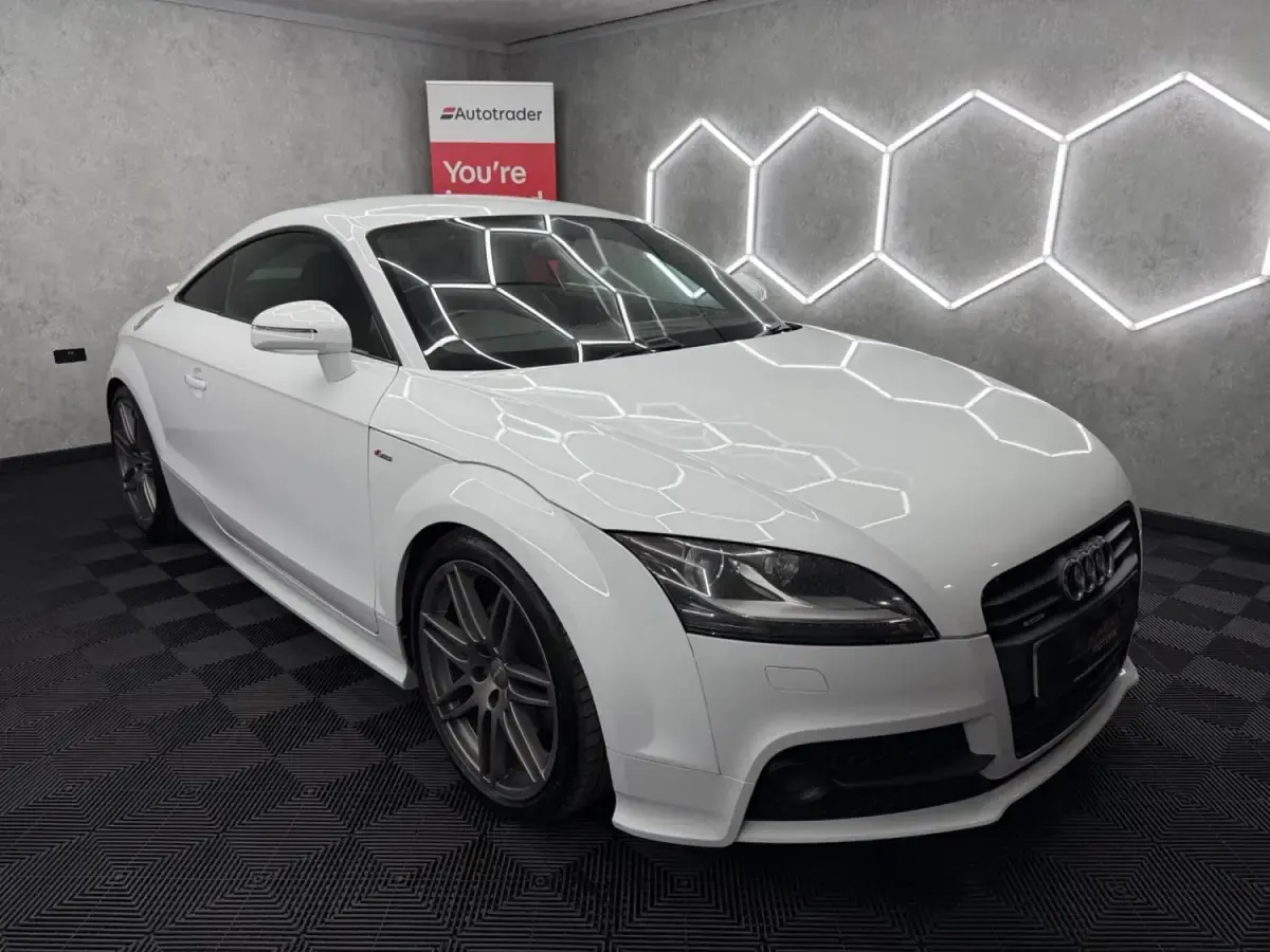 Second-hand Audi TT Black Edition 170 CP (125 kW) 2012 Alb Coupe