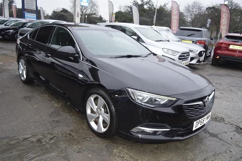 Used Vauxhall Insignia SRi 165 HP (121 kW) 2019 Black Hatchback