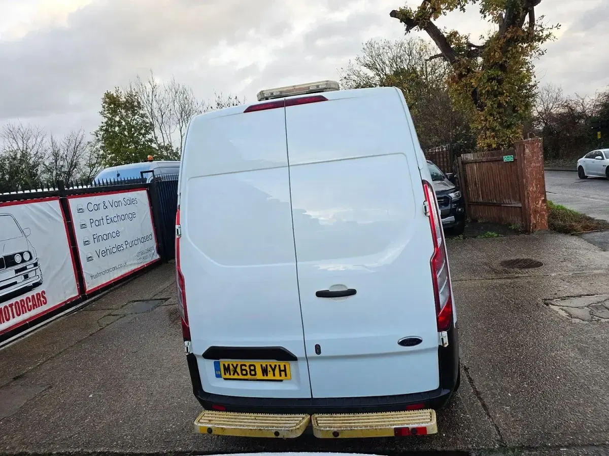 Used Ford Transit Custom 130 HP (95 kW) 2019 White Van