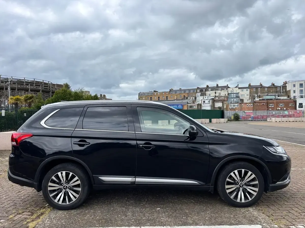 Used Mitsubishi Outlander 150 HP (110 kW) 2019 Black SUV