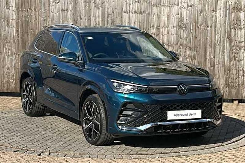 Used 2025 VW Tiguan SUV | £33,399 (Expensive) - Image 1/4