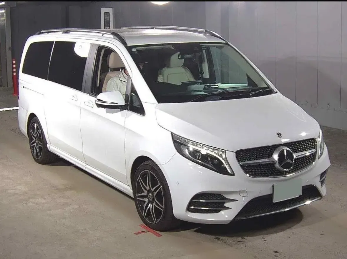 Used Mercedes V220 AMG line 163 HP (119 kW) 2020 White MPV