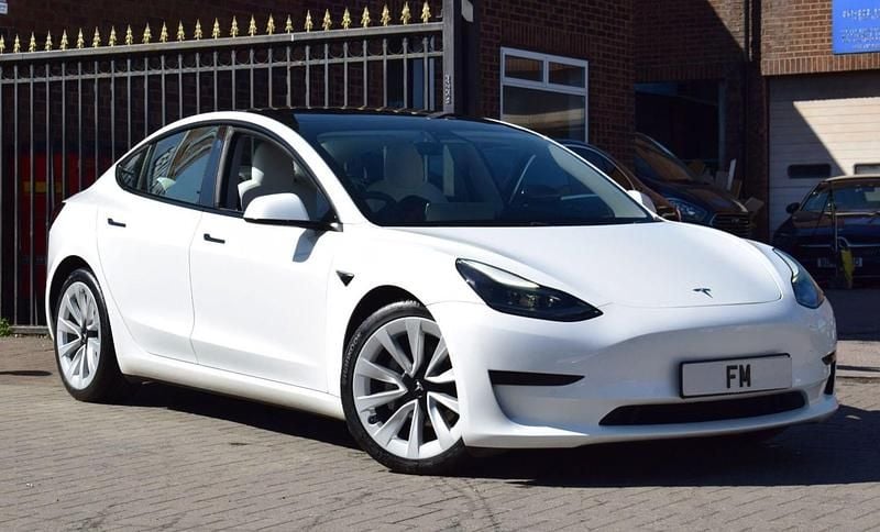 Used Tesla Model 3 Standard Range 208 kW (283 HP) 2021 White Sedan