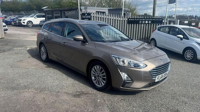 Usado Ford Focus Titanium 125 HP (91 kW) 2018 Prateado Carrinha