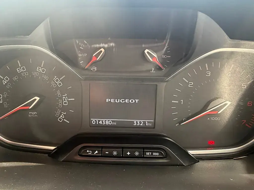 Used Peugeot Partner Premium 131 HP (96 kW) 2022 White MPV