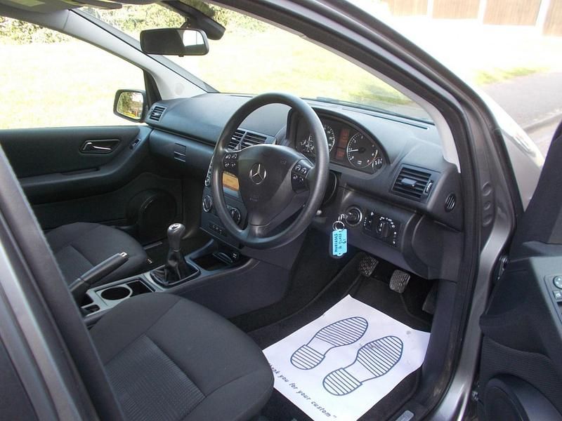 Used Mercedes A160 Classic 95 HP (69 kW) 2011 Grey Hatchback