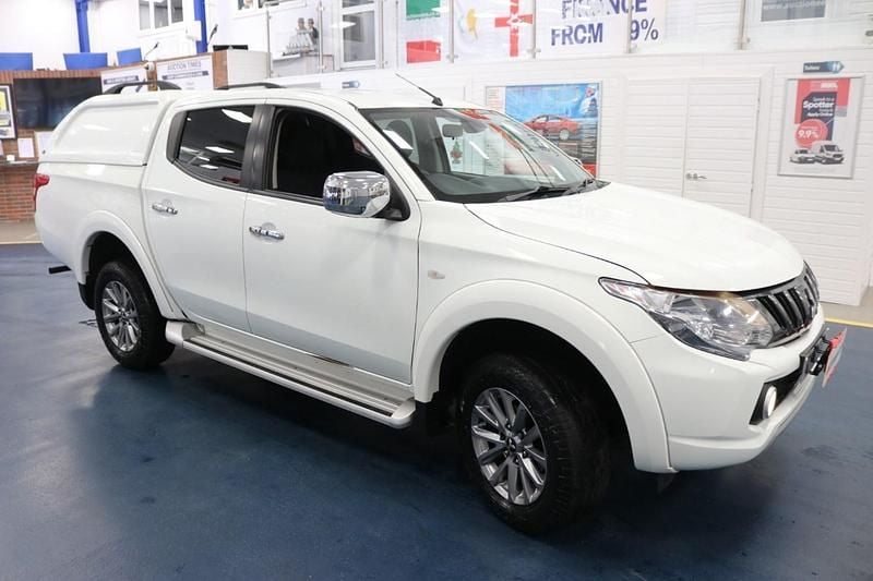 Used Mitsubishi L200 Top 180 HP (132 kW) 2018 White Pickup