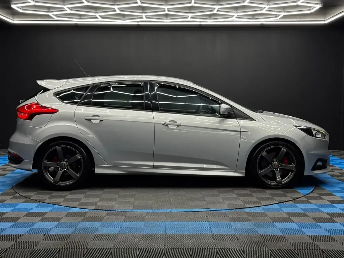 Used Ford Focus ST 2017 Silver Hatchback