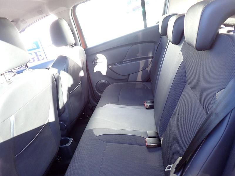 Used Dacia Sandero Stepway 90 HP (66 kW) 2017 Orange Hatchback