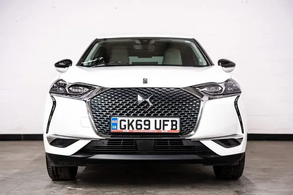 Used DS Automobiles DS3 Ultra Prestige 155 HP (114 kW) 2019 White MPV