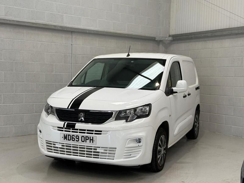 Used Peugeot Partner 2020 White MPV