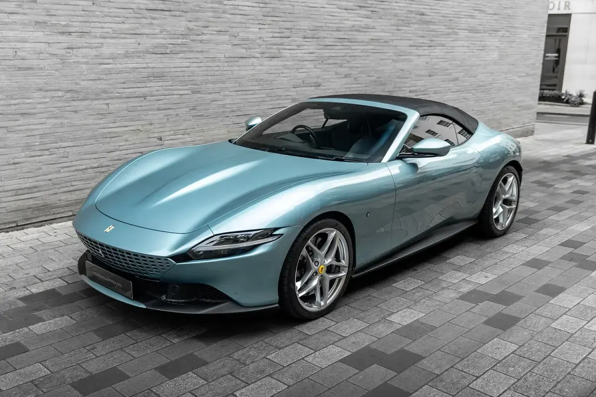 Used Ferrari Roma 620 HP (456 kW) 2024 Blue Cabriolet