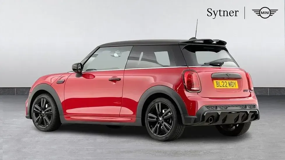 Used Mini Cooper Hatch 134 HP (98 kW) 2022 Red Hatchback