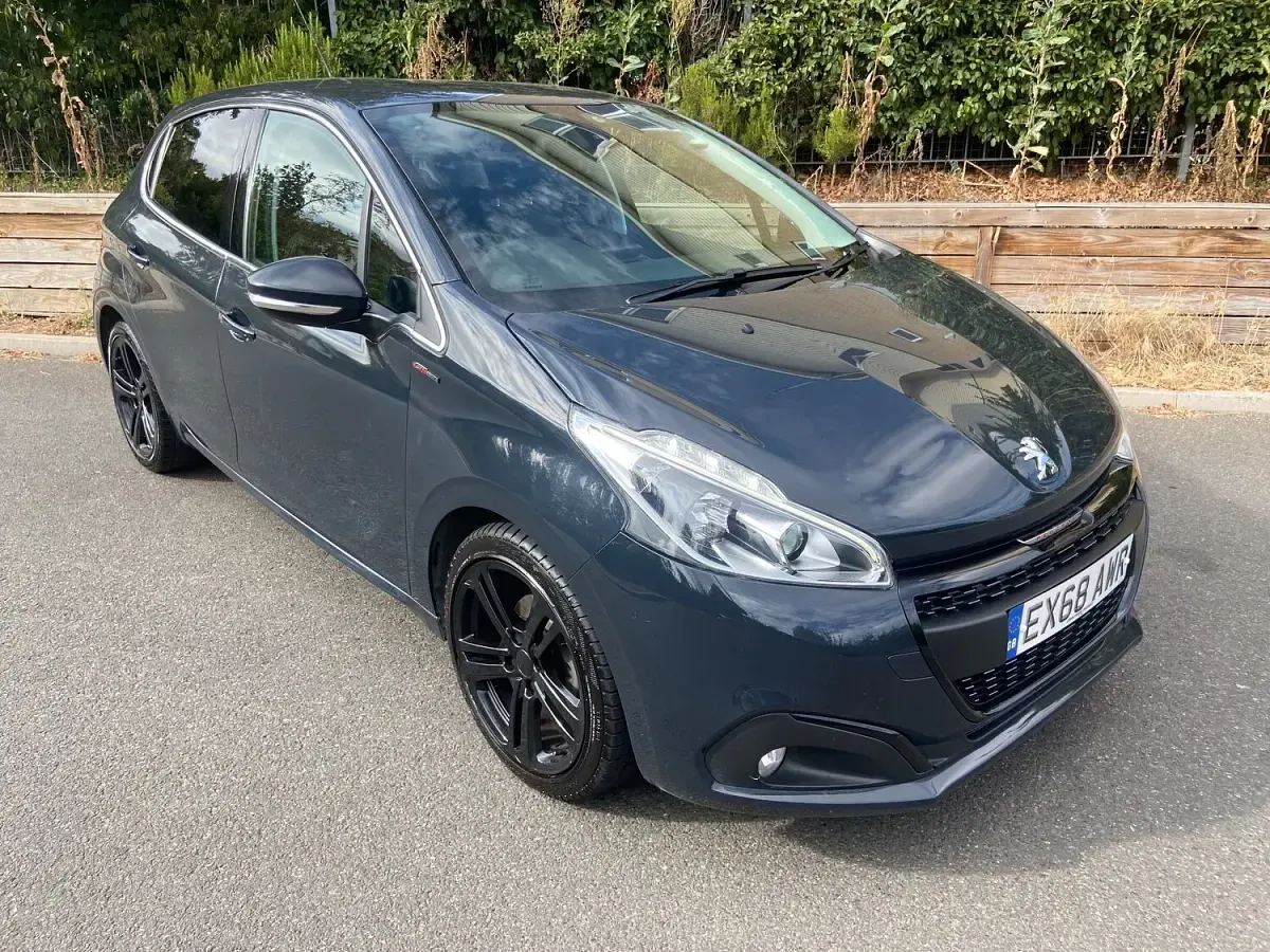 Used Peugeot 208 GT-line 107 HP (78 kW) 2018 Grey Hatchback