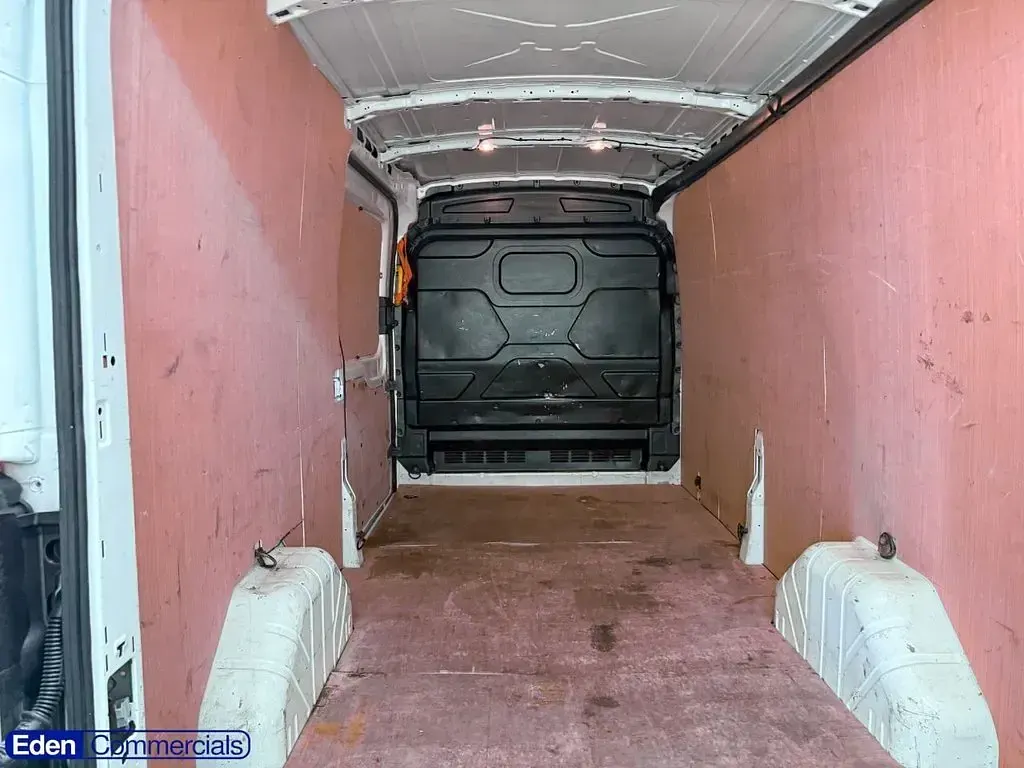 Used Ford Transit S 130 HP (95 kW) 2023 White Van