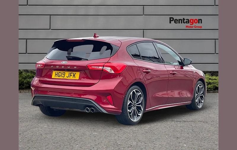 Used Ford Focus ST-Line X 123 HP (90 kW) 2019 Red Hatchback