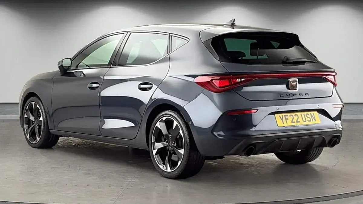 Used Cupra Leon VZ1 245 HP (180 kW) 2022 Magnetic tech/magnetic tech Hatchback