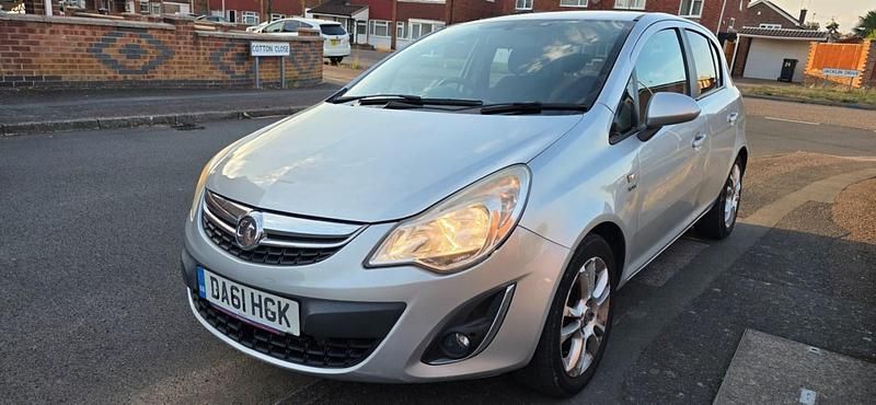 Silver Used 2011 Vauxhall Corsa Hatchback | £2,150 (Good price) - Image 1/4