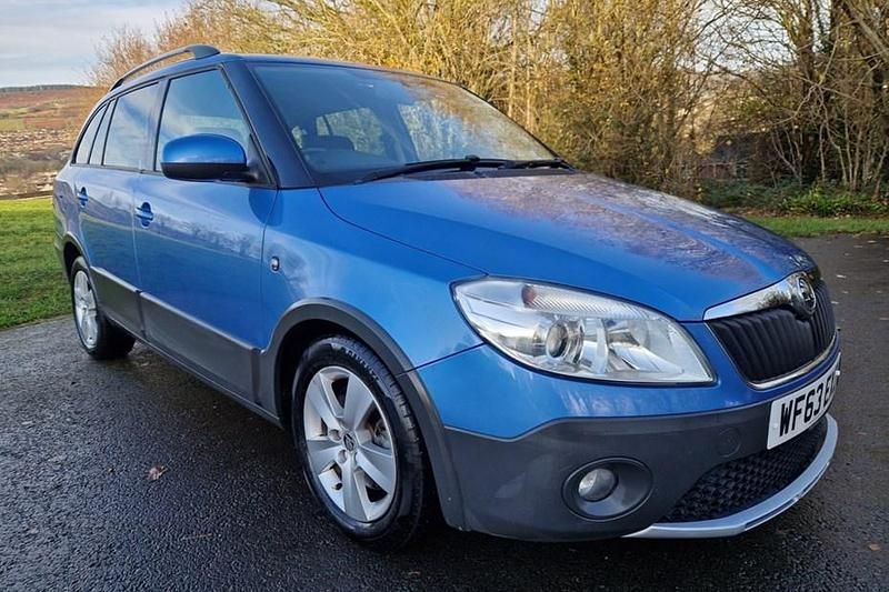 Blue Used 2013 Skoda Fabia Estate | £4,295 (Fair price) - Image 1/1