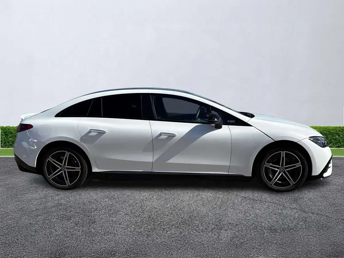 Used Mercedes EQE350 AMG line 214 kW (292 HP) 2025 White Sedan