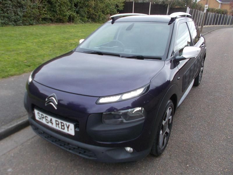 Used Citroën C4 Cactus Flair 100 HP (73 kW) 2014 Mauve/purple Hatchback