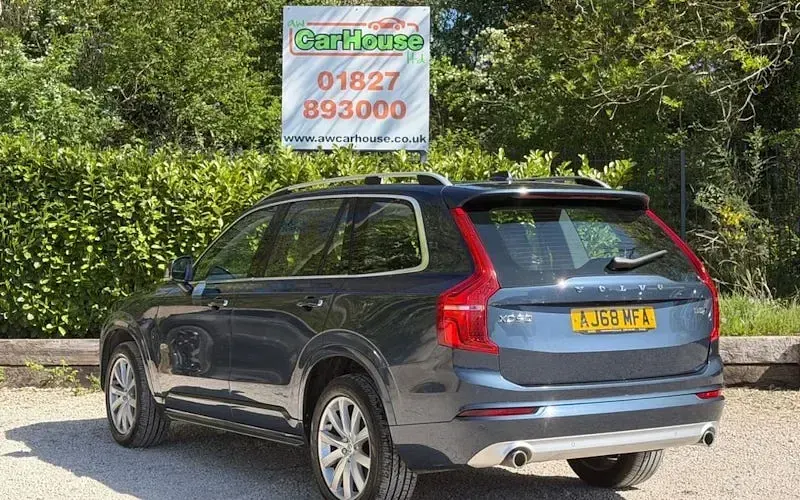 Usado Volvo XC90 Momentum 235 HP (172 kW) 2018 Azul SUV