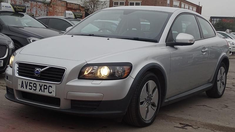 Used Volvo C30 R-Design 108 HP (79 kW) 2009 Silver Hatchback