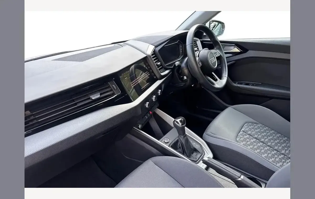 Used Audi A1 Sport 95 HP (69 kW) 2023 White SUV