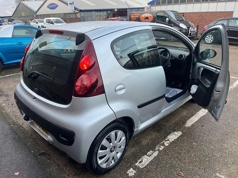 Used Peugeot 107 Active 68 HP (50 kW) 2012 Silver Hatchback