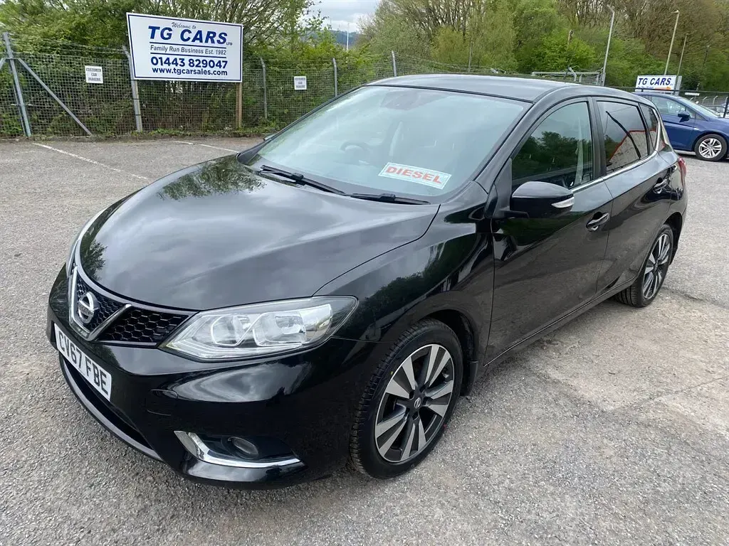 Used Nissan Pulsar N-Connecta 110 HP (80 kW) 2017 Black Hatchback