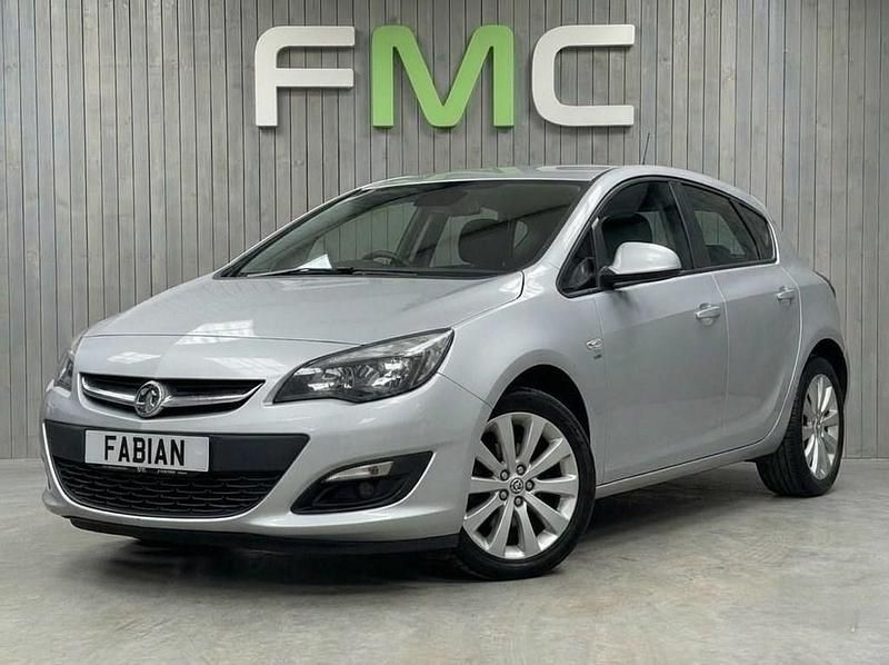 Used Vauxhall Astra Elite 115 HP (84 kW) 2015 Silver Hatchback