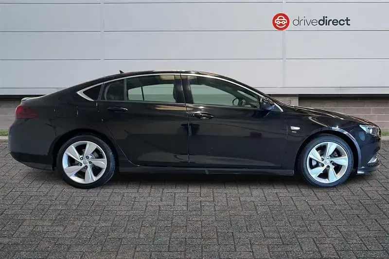 Second-hand Vauxhall Insignia SRi 140 CP (102 kW) 2019 Negru Hatchback