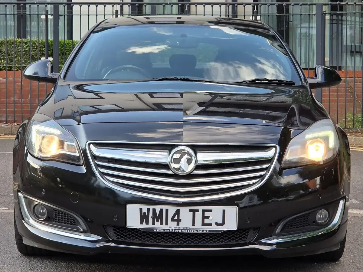 Used Vauxhall Insignia Edition 140 HP (102 kW) 2014 Black Hatchback