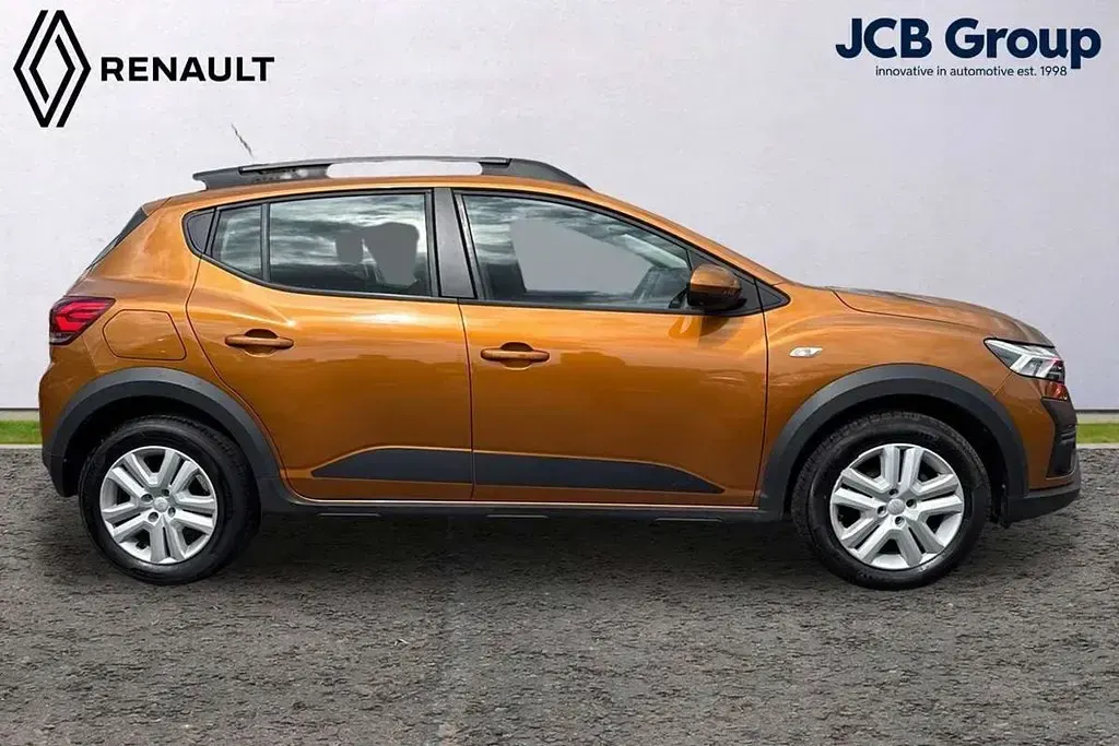 Used Dacia Sandero Expression 90 HP (66 kW) 2023 Orange SUV