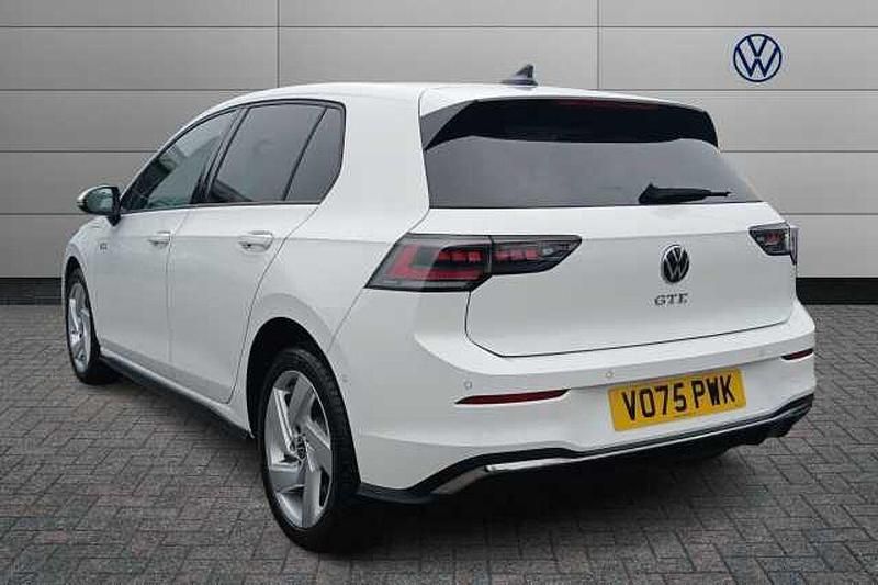Used VW Golf VIII GTE 272 HP (200 kW) 2025 White Hatchback