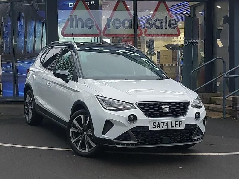 Used Seat Arona FR 115 HP (84 kW) 2024 White SUV