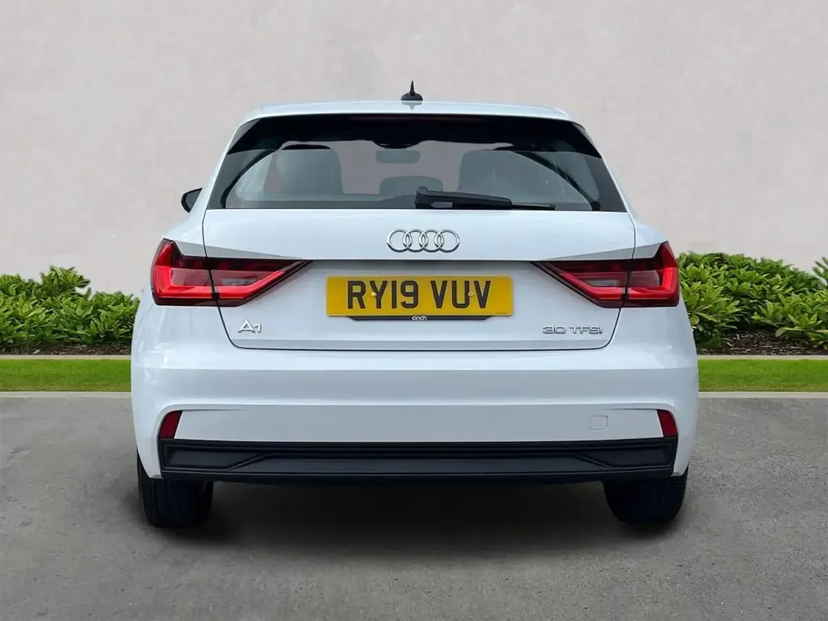 Begagnad Audi A1 Premium 116 HK (85 kW) 2019 Vit SUV