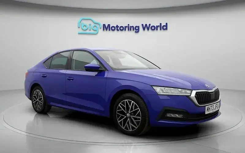 Used Skoda Octavia SE Technology 150 HP (110 kW) 2024 Blue Hatchback